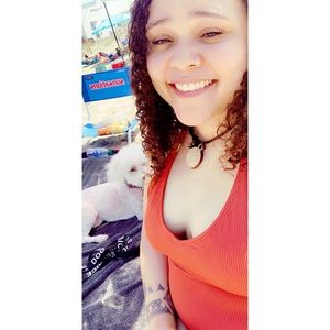 Meet your Posher, Danielle